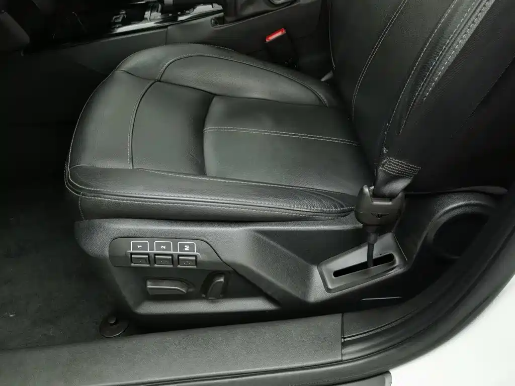 Qoros Qoros 3 — миниатюра 20