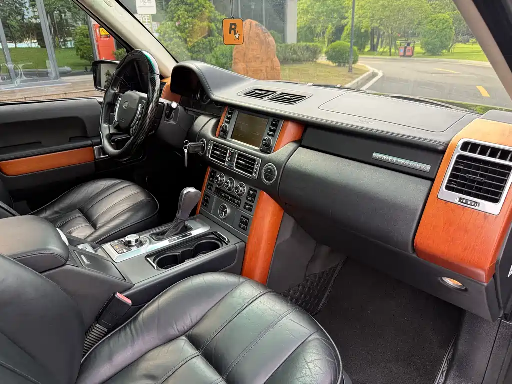 Land Rover Range Rover — миниатюра 14