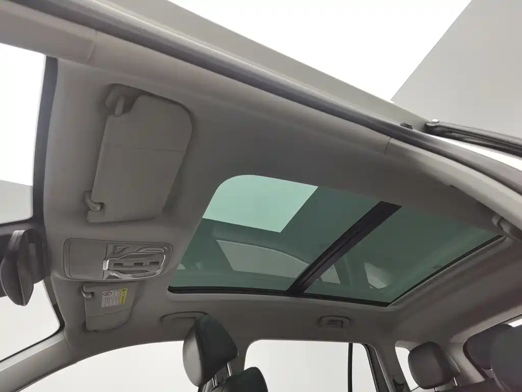 Roewe RX5 eMAX — миниатюра 14