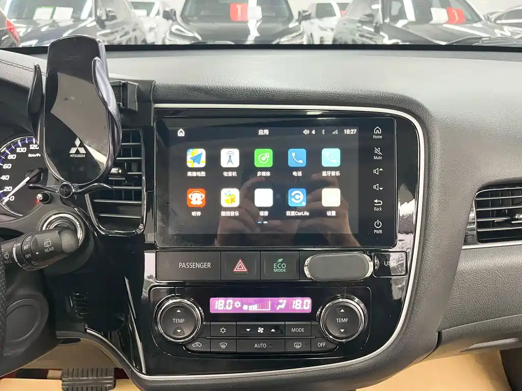 Mitsubishi Outlander — миниатюра 11