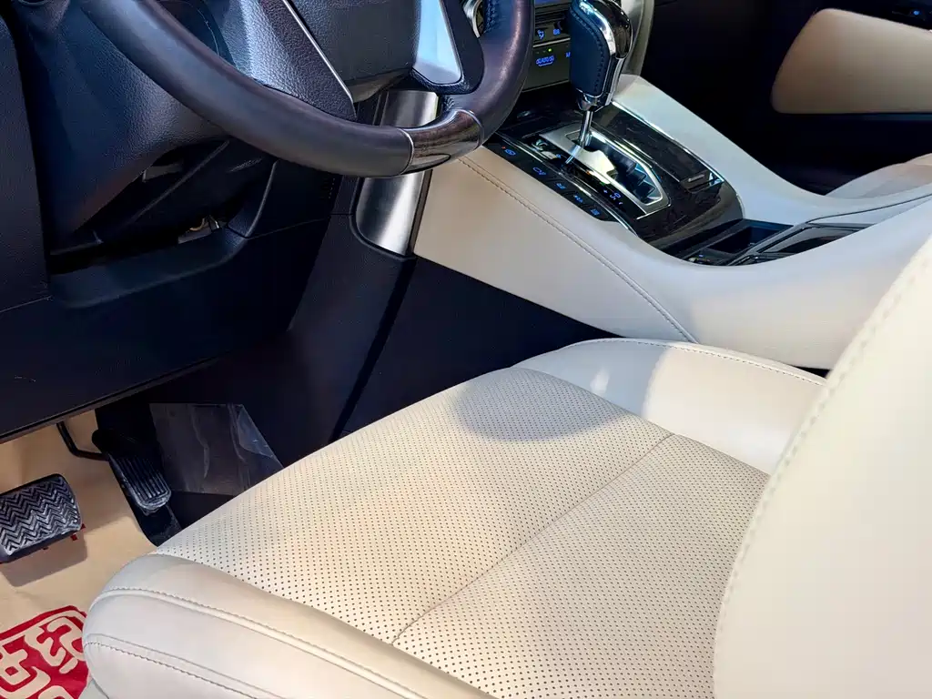 Toyota Alphard — миниатюра 6