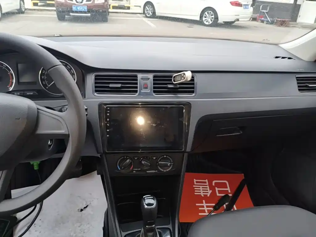 Skoda Rapid Spaceback — миниатюра 13