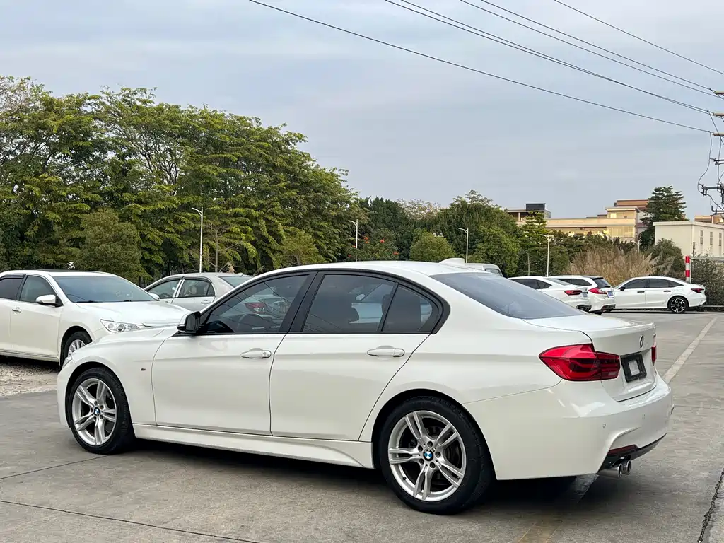 BMW 3 SERIES