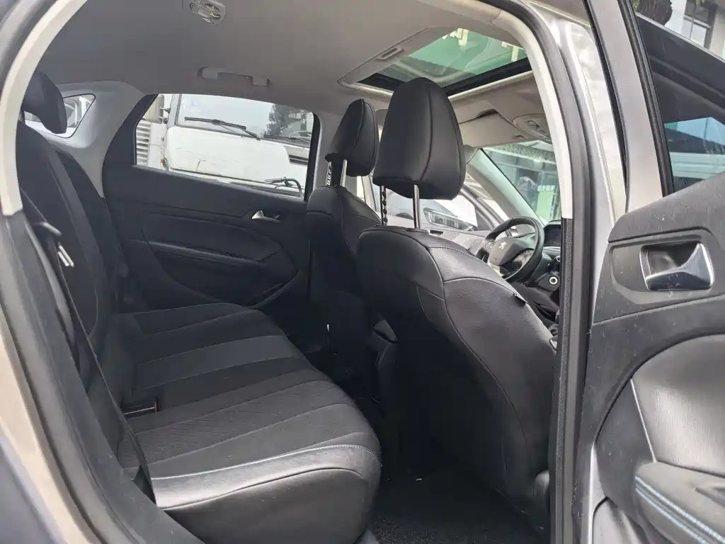 Peugeot 308 2016 1.6L AT Luxury