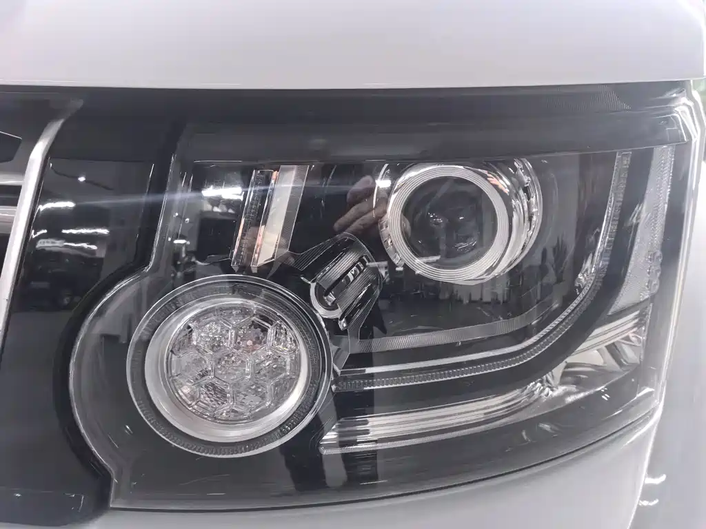 Land Rover Discovery — миниатюра 18