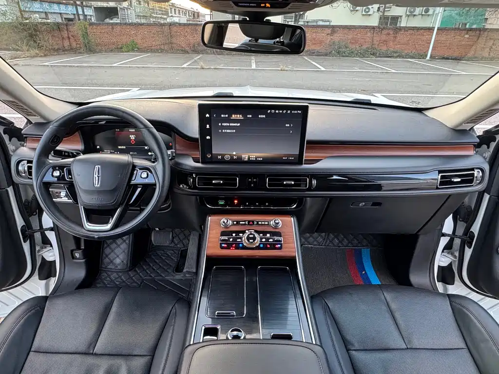 Lincoln Aviator — миниатюра 13