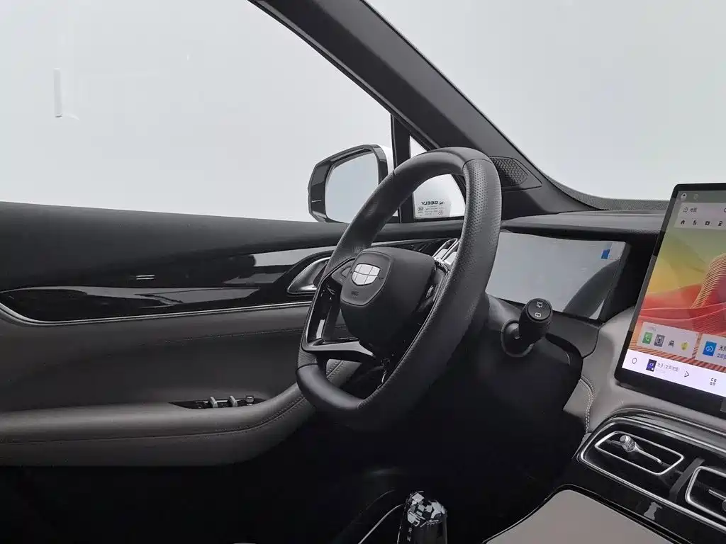 Geely Boyue L — миниатюра 22