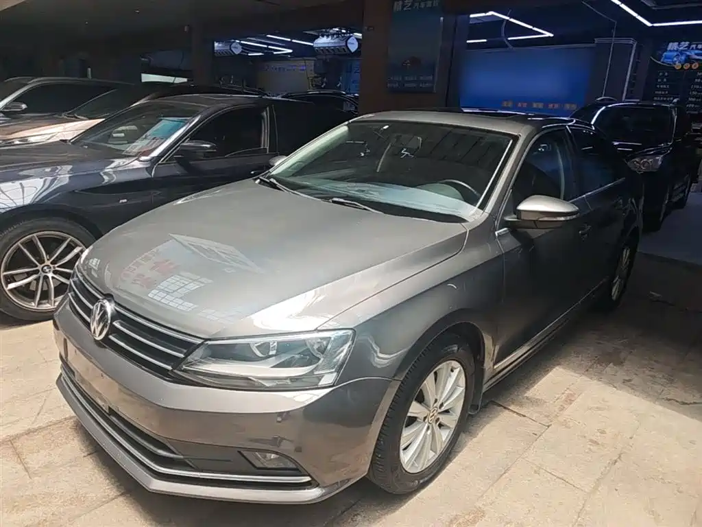 Volkswagen Sagitar 2016