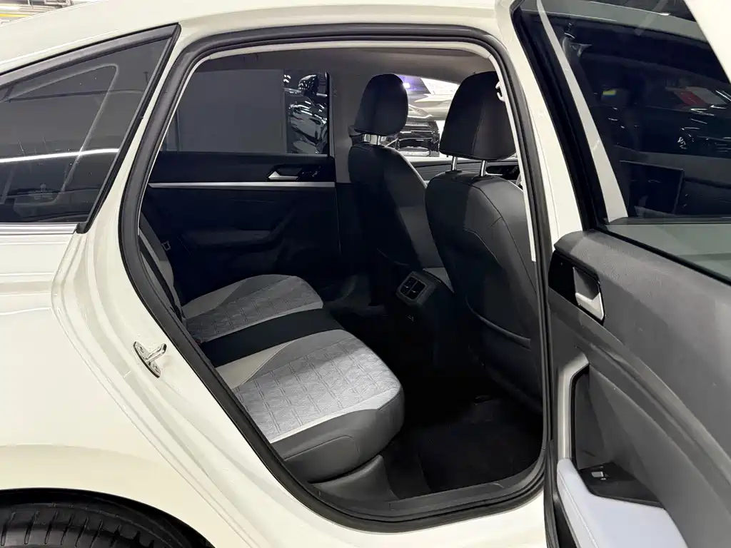 Volkswagen Lavida — миниатюра 11