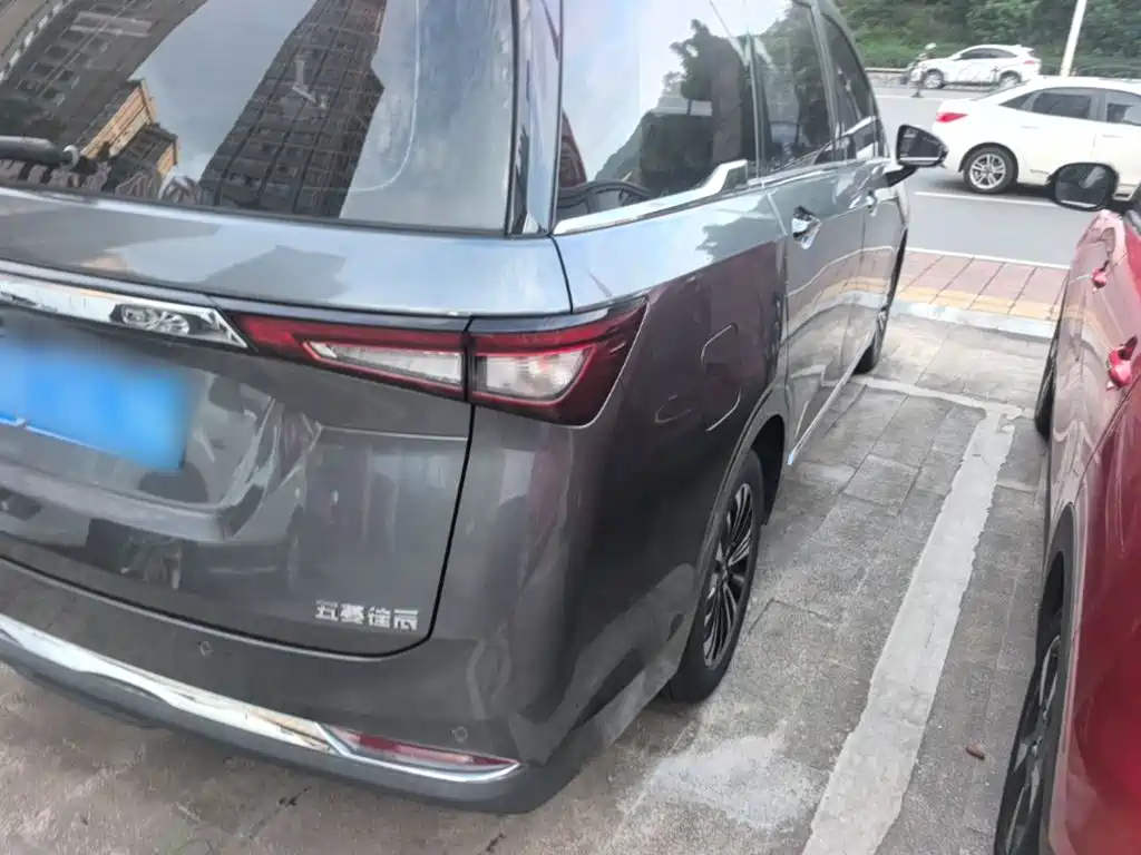 Wuling Jiachen — миниатюра 8