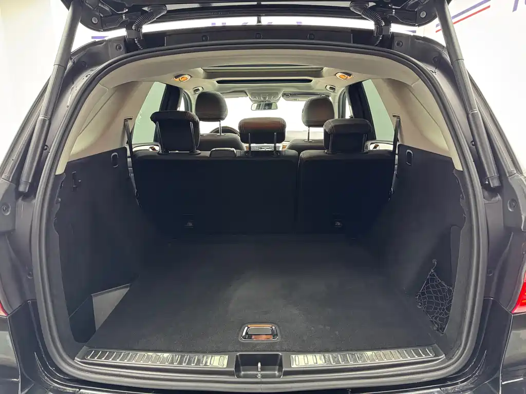 Mercedes-Benz M-Class — миниатюра 13
