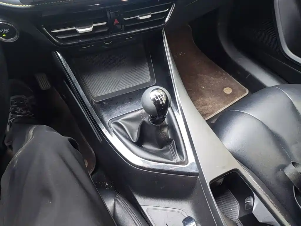 Roewe i5 — миниатюра 14