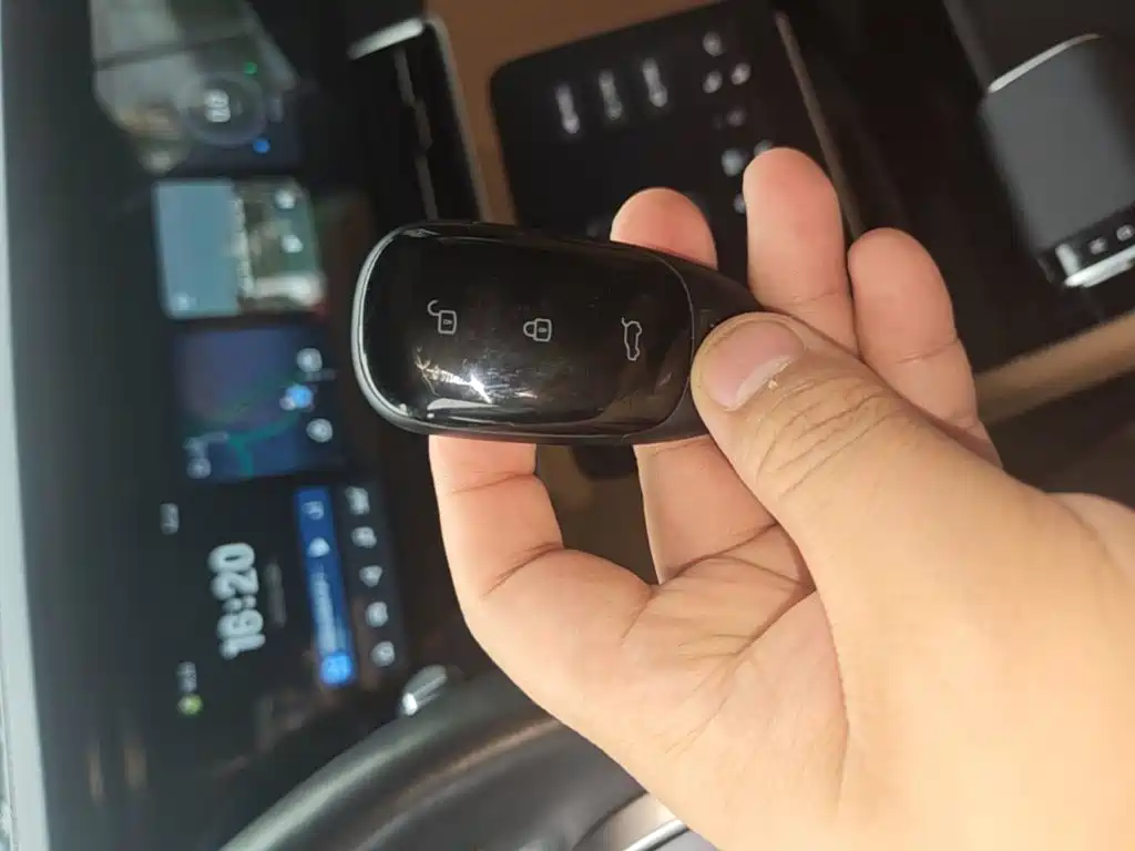 Li Auto Li ONE — миниатюра 9