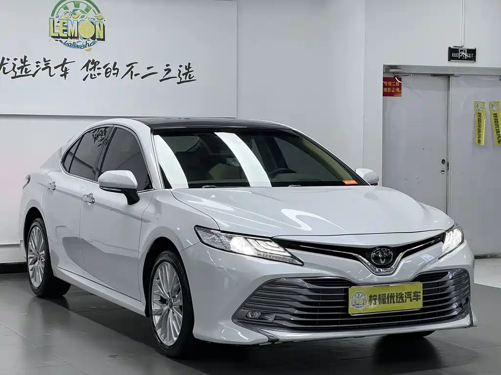 Toyota Camry — миниатюра 4