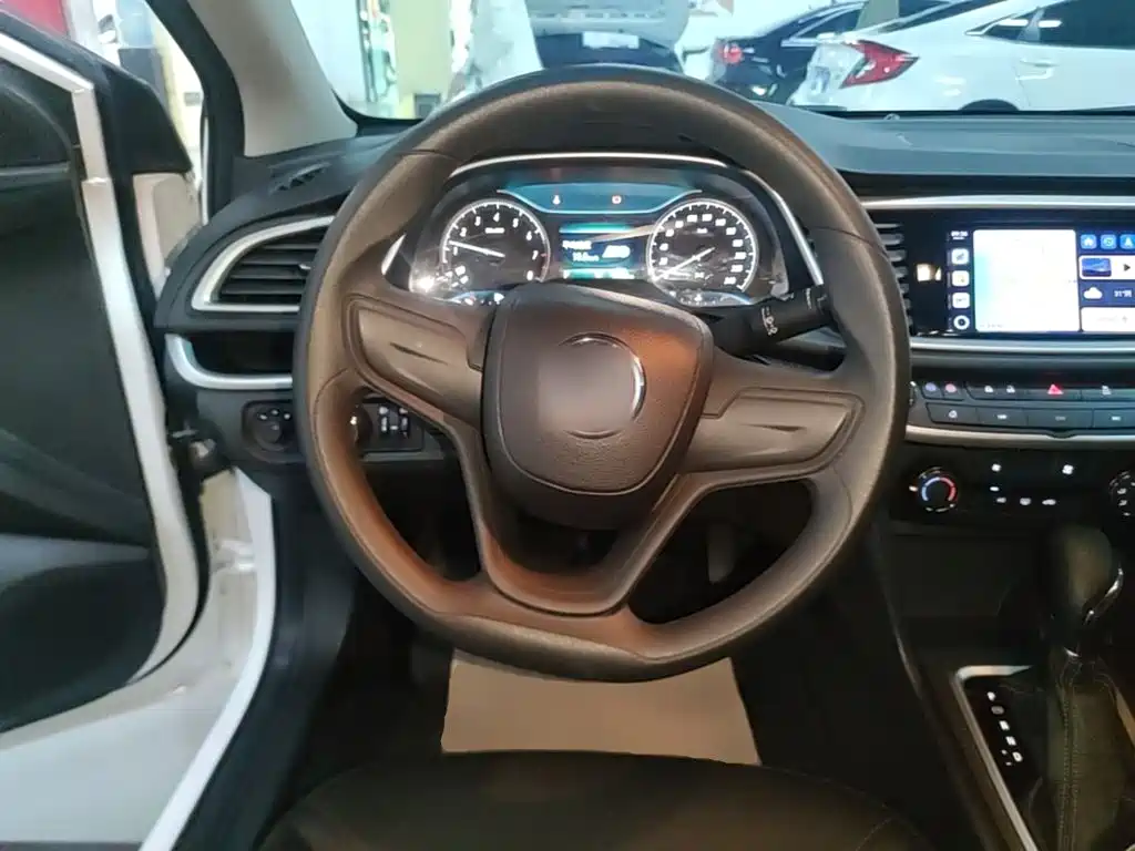 Buick Excelle — миниатюра 11