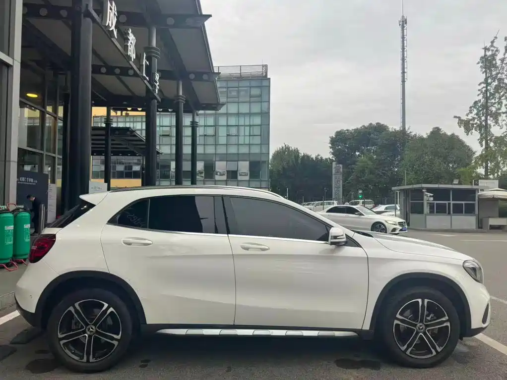 Mercedes-Benz GLA — миниатюра 5