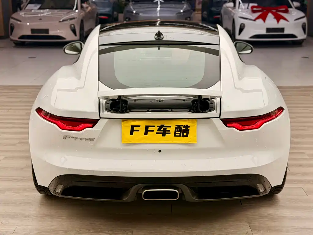 Jaguar F-Type 2022 P300 R-DYNAMIC BLACK