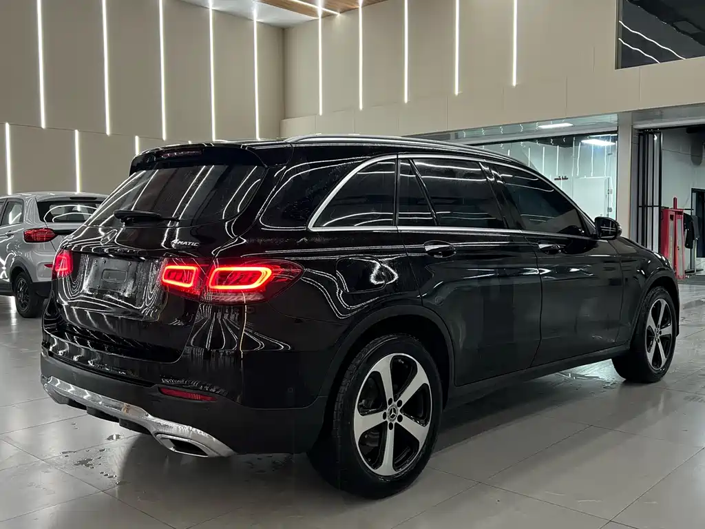MERCEDES-BENZ GLC