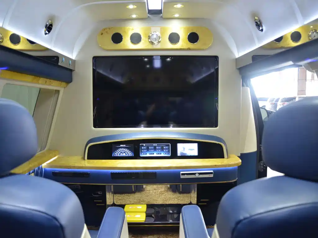 Ford E350 2017 5.4L AT