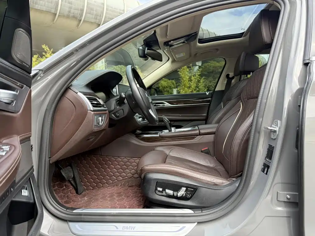 BMW 7 SERIES