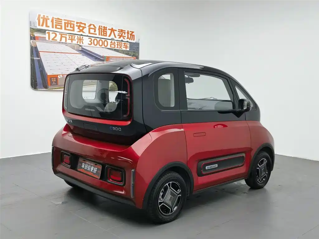 Baojun E300