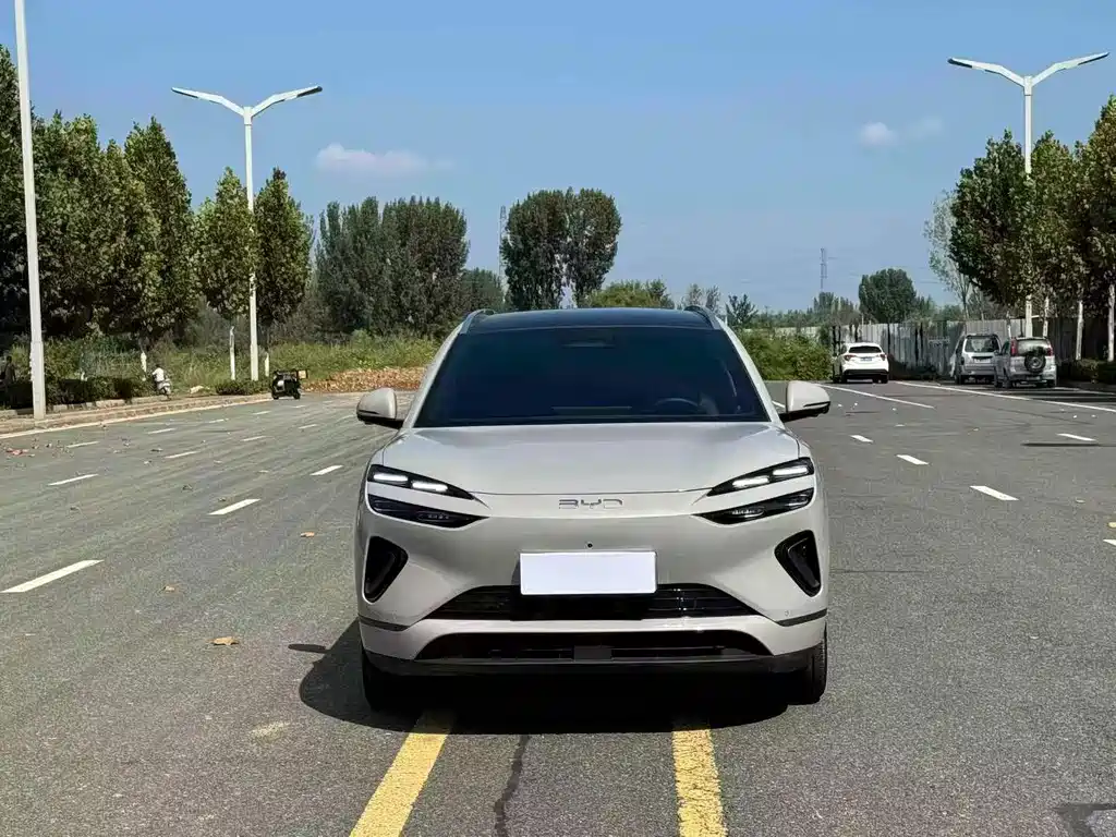 BYD Sealion 05 EV — миниатюра 2