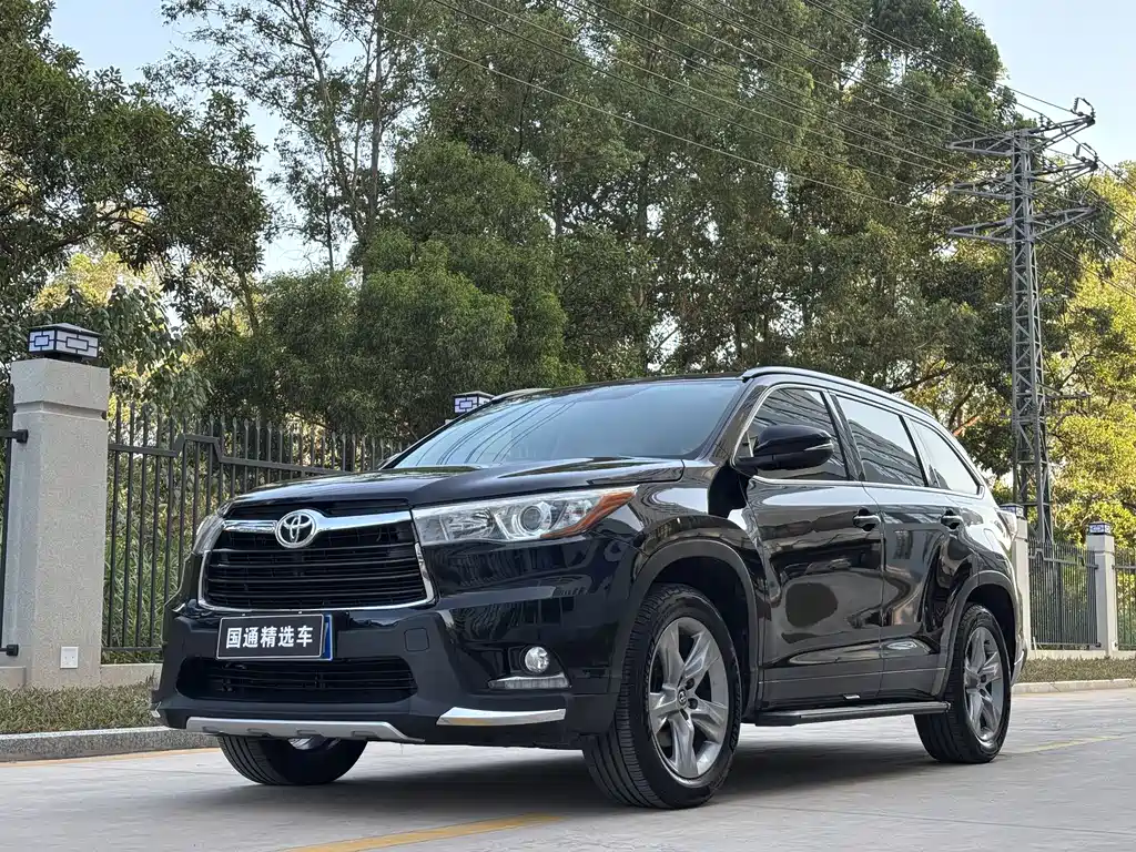 TOYOTA HIGHLANDER