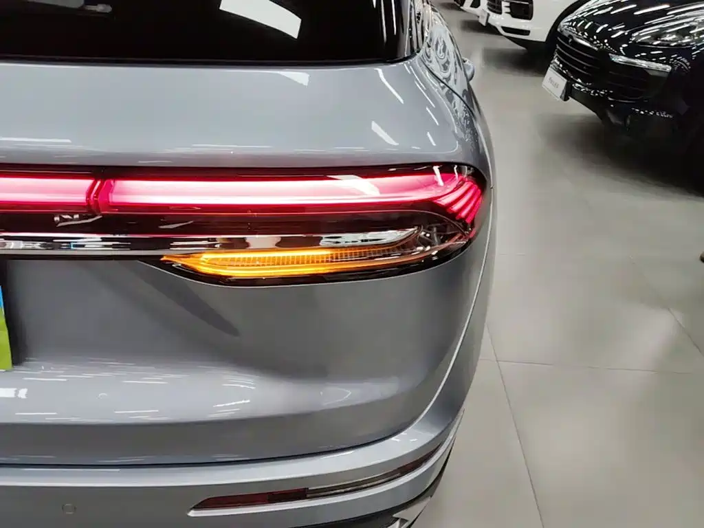 Lincoln Corsair — миниатюра 8