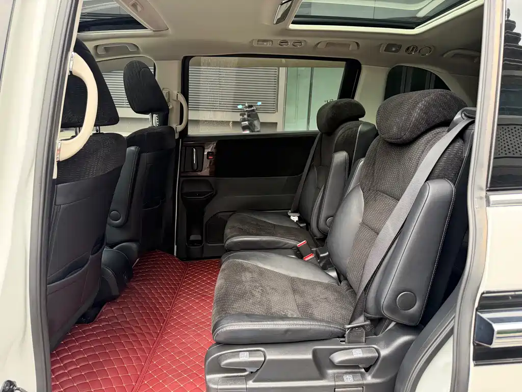 Honda Elysion 2016 2.4L Comfort