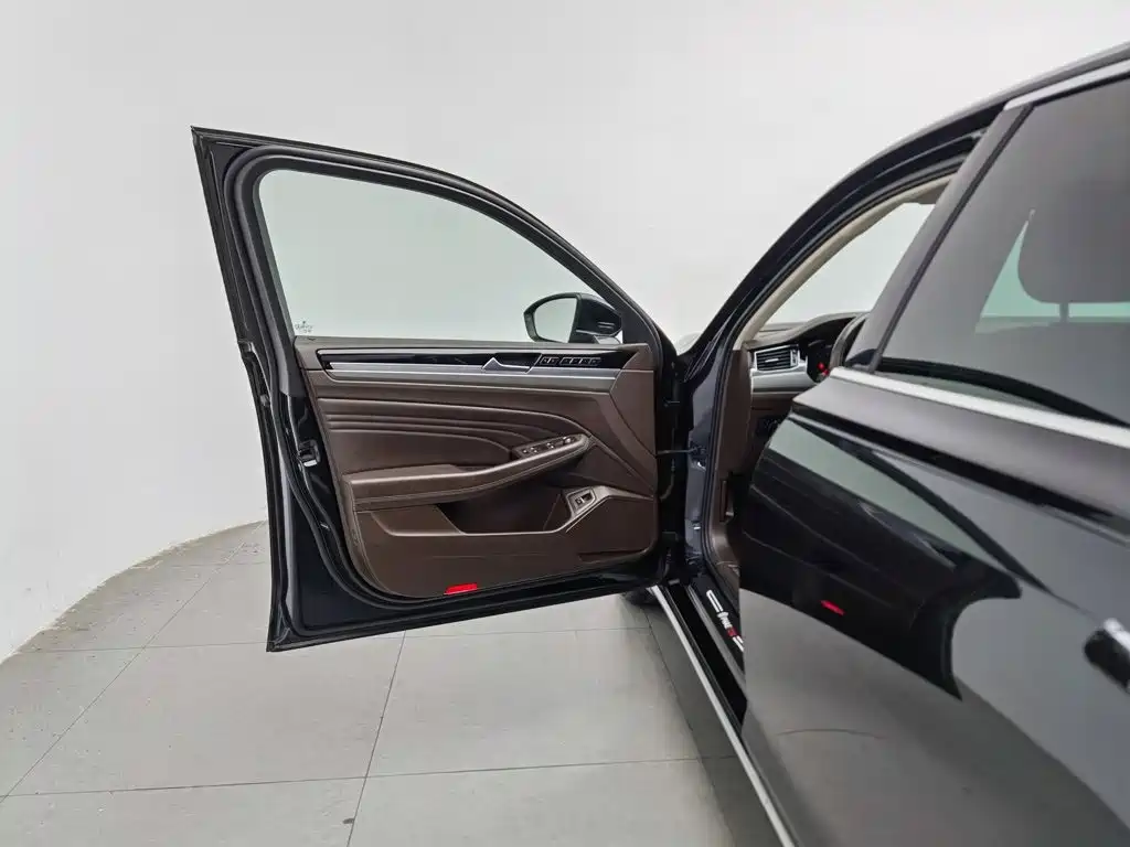 Volkswagen Phideon — миниатюра 8