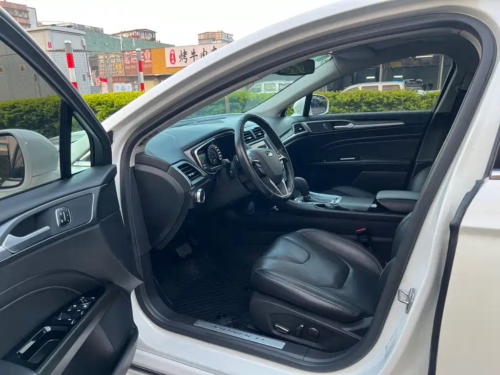 Ford Mondeo — миниатюра 9