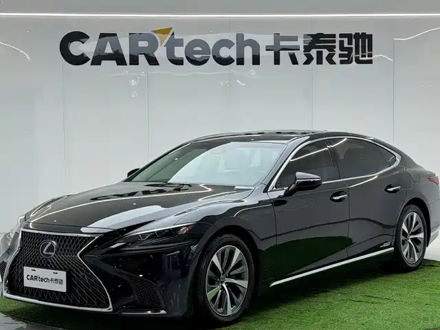 LEXUS LS 2020