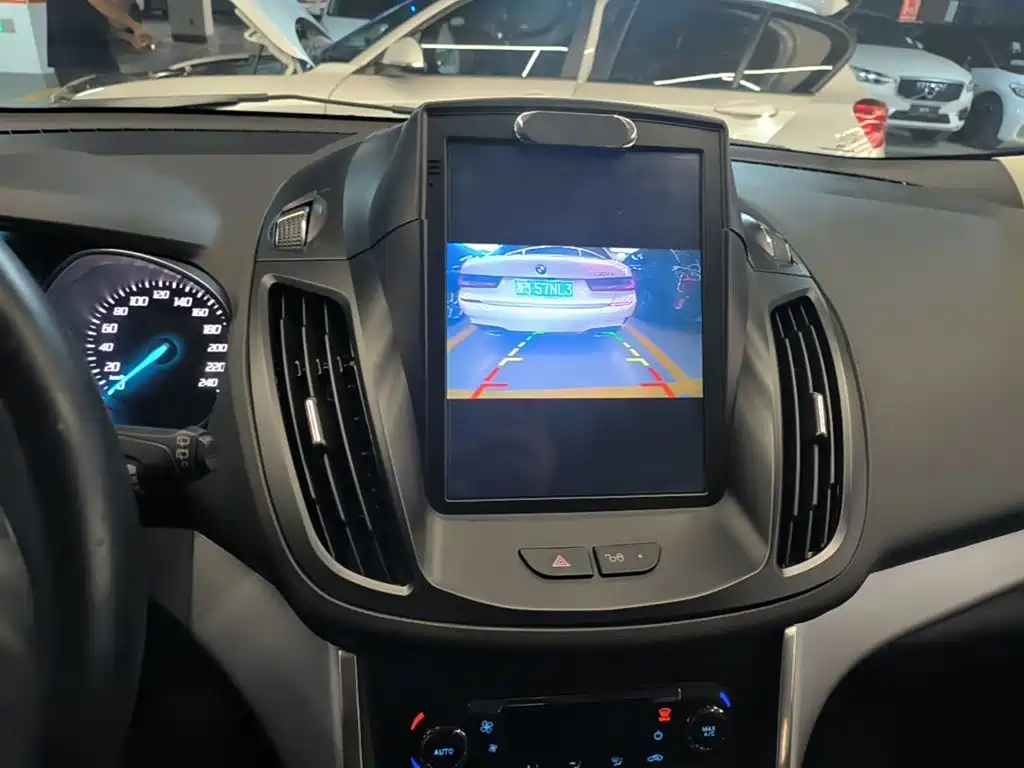 Ford Kuga — миниатюра 13