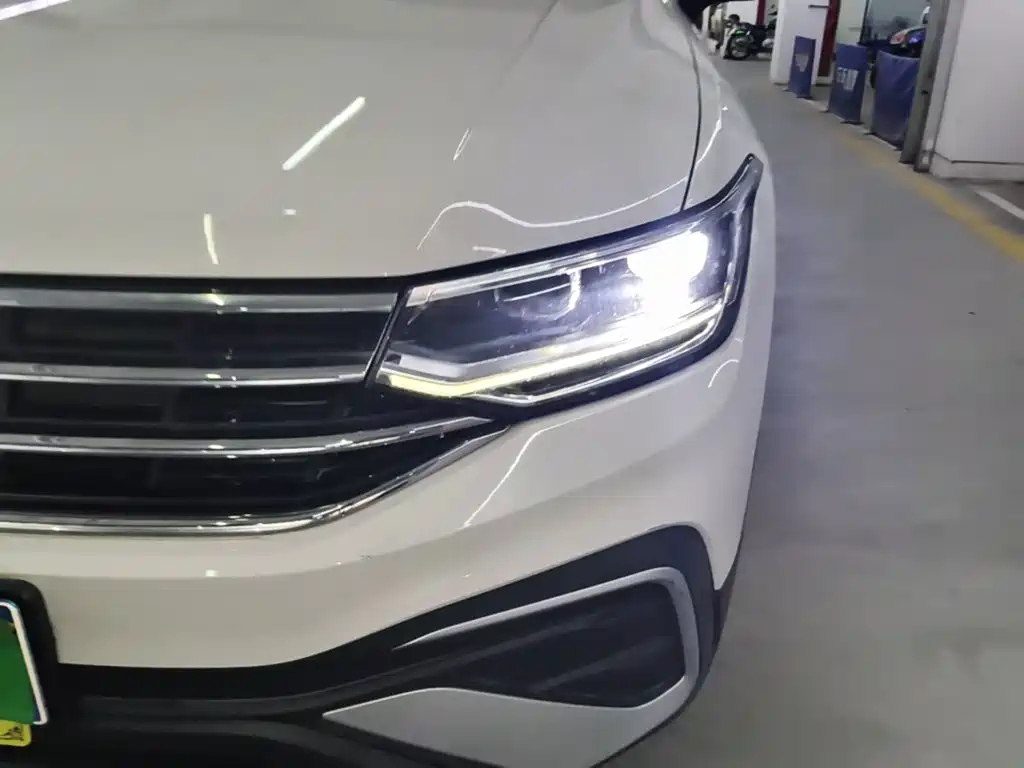 Volkswagen Tiguan L — миниатюра 24