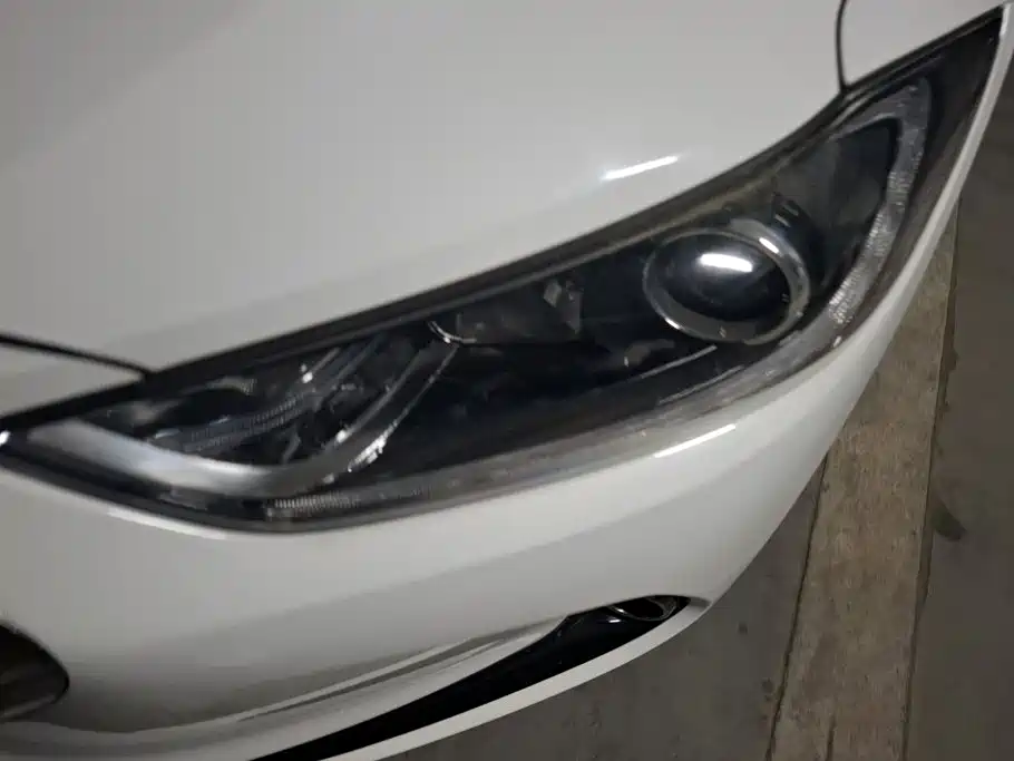 Hyundai Elantra — миниатюра 5