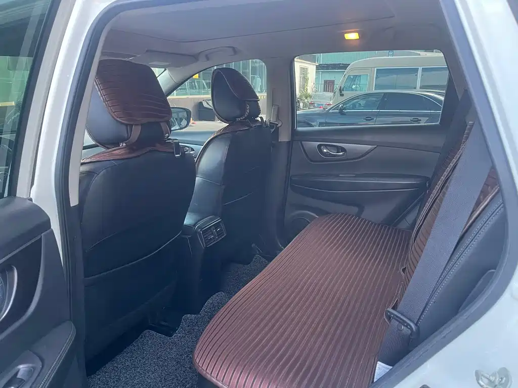 Nissan X-Trail — миниатюра 6