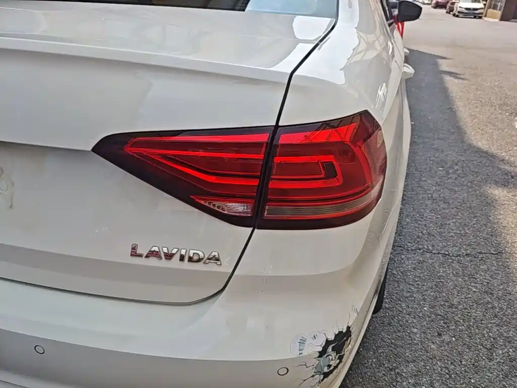 Volkswagen Lavida — миниатюра 8