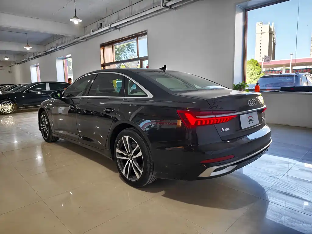 Audi A6L 2023 40 TFSI Luxury