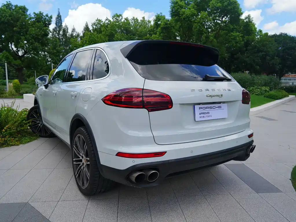 Porsche Cayenne Hybrid — миниатюра 17