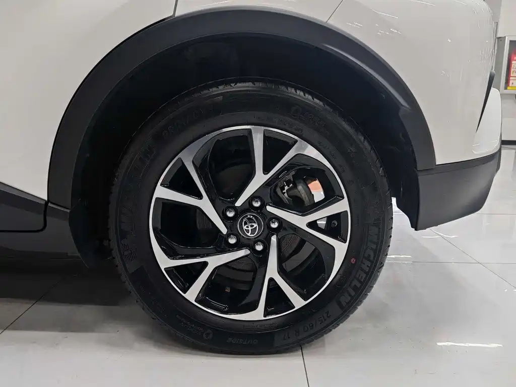 Toyota C-HR — миниатюра 16