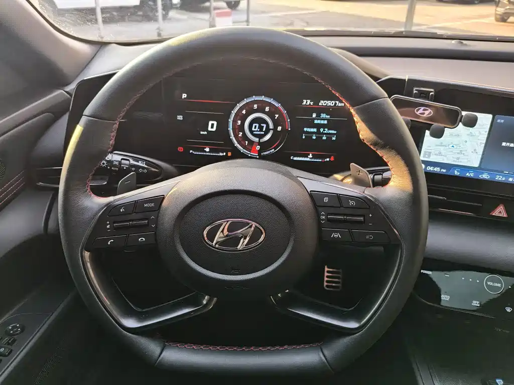 Hyundai Elantra — миниатюра 12