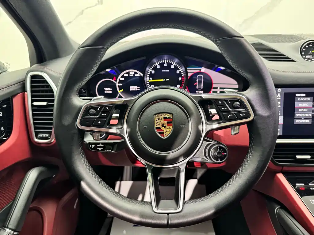 Porsche Cayenne Hybrid — миниатюра 10
