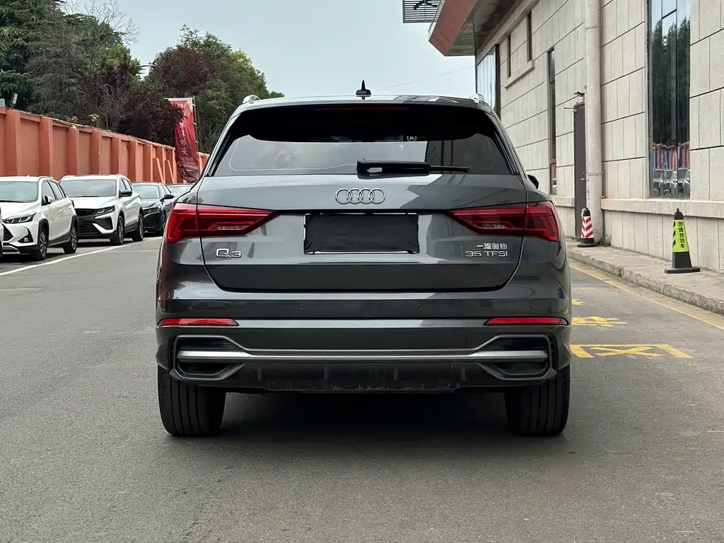 Audi Q3 2022 35 TFSI