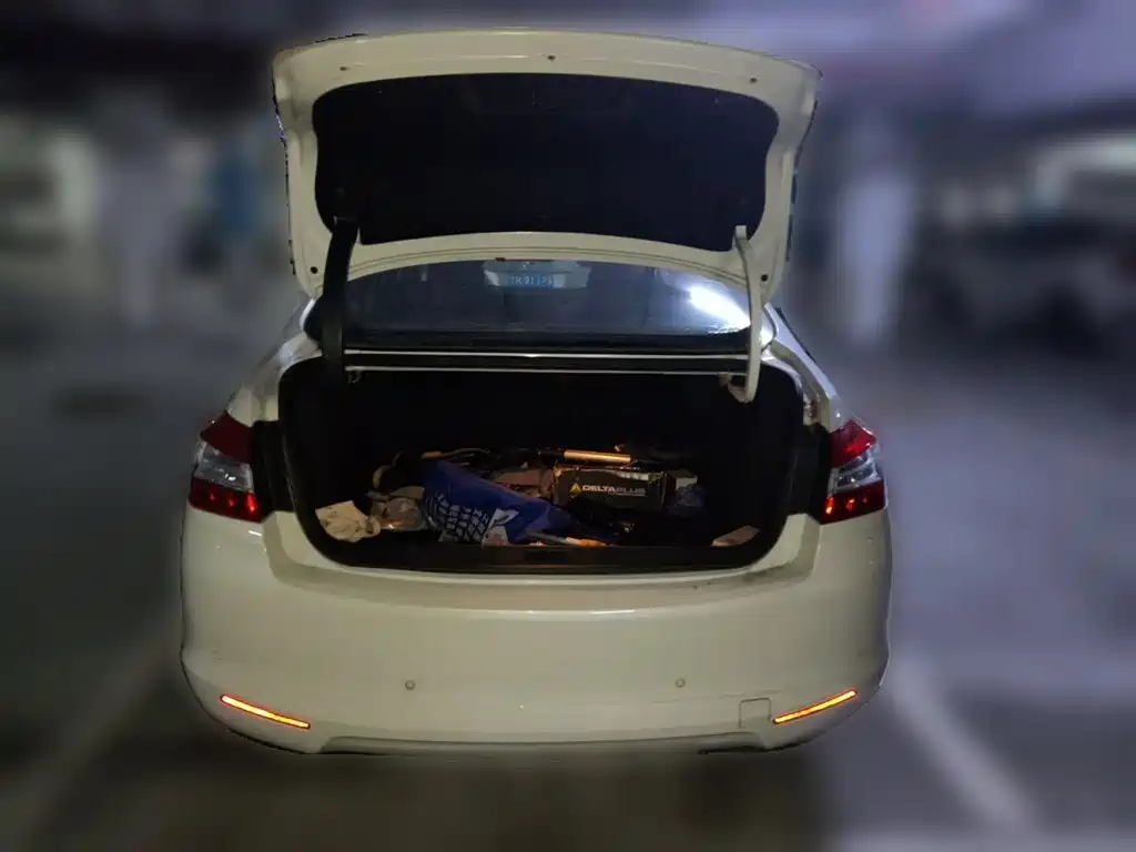 Peugeot 408 — миниатюра 10