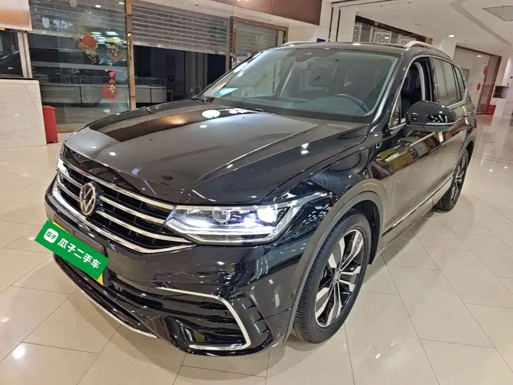 Volkswagen Tiguan L 2023 — фото 1
