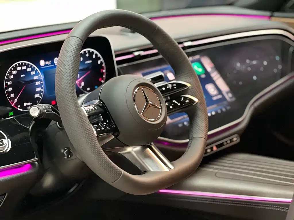 Mercedes-Benz E-Class — миниатюра 7