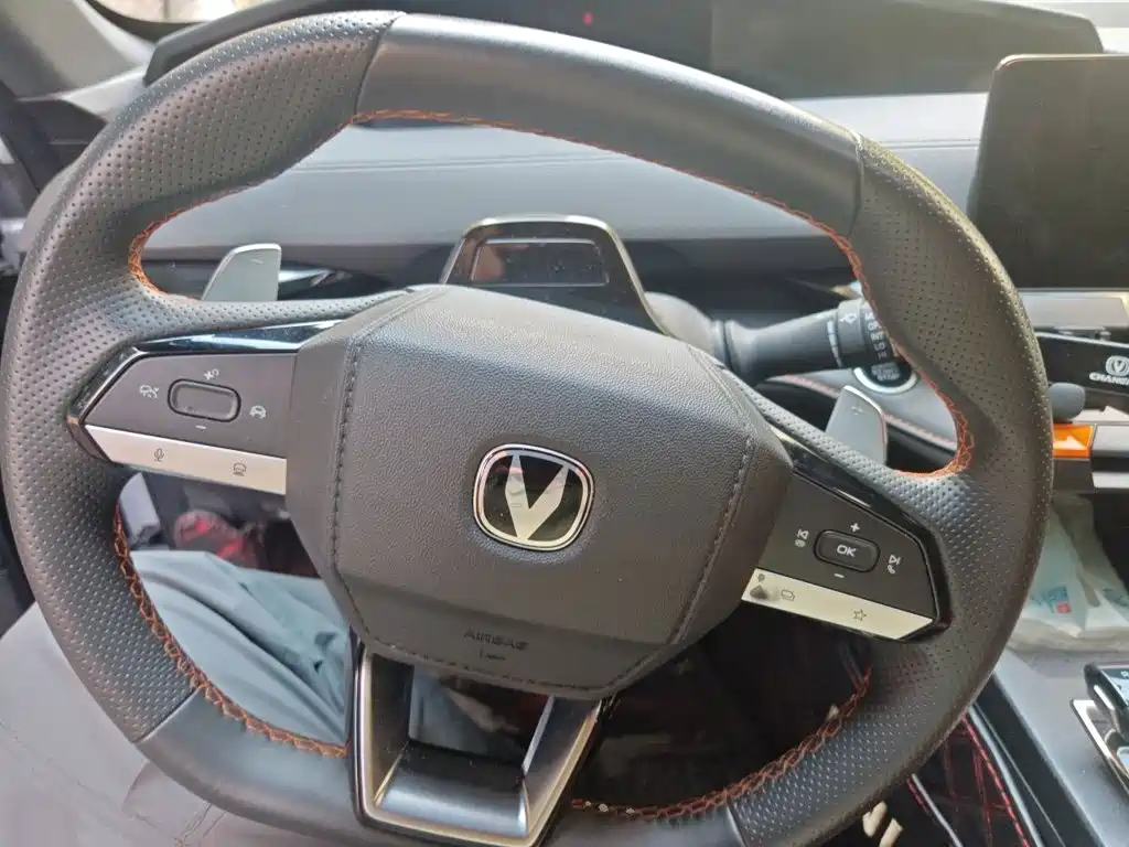 Changan UNI-V — миниатюра 3