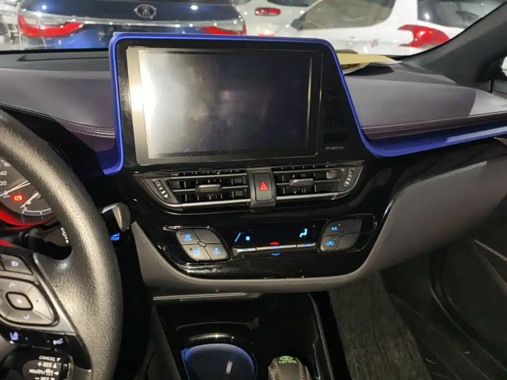Toyota C-HR — миниатюра 13