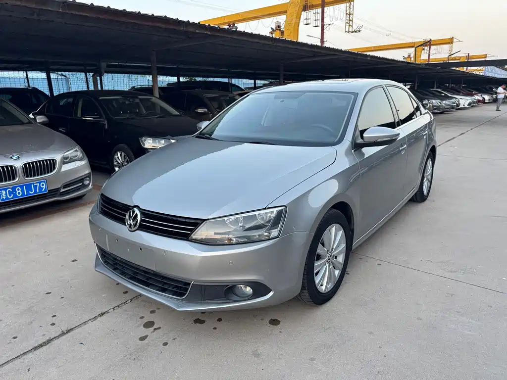 Volkswagen Sagitar 2014