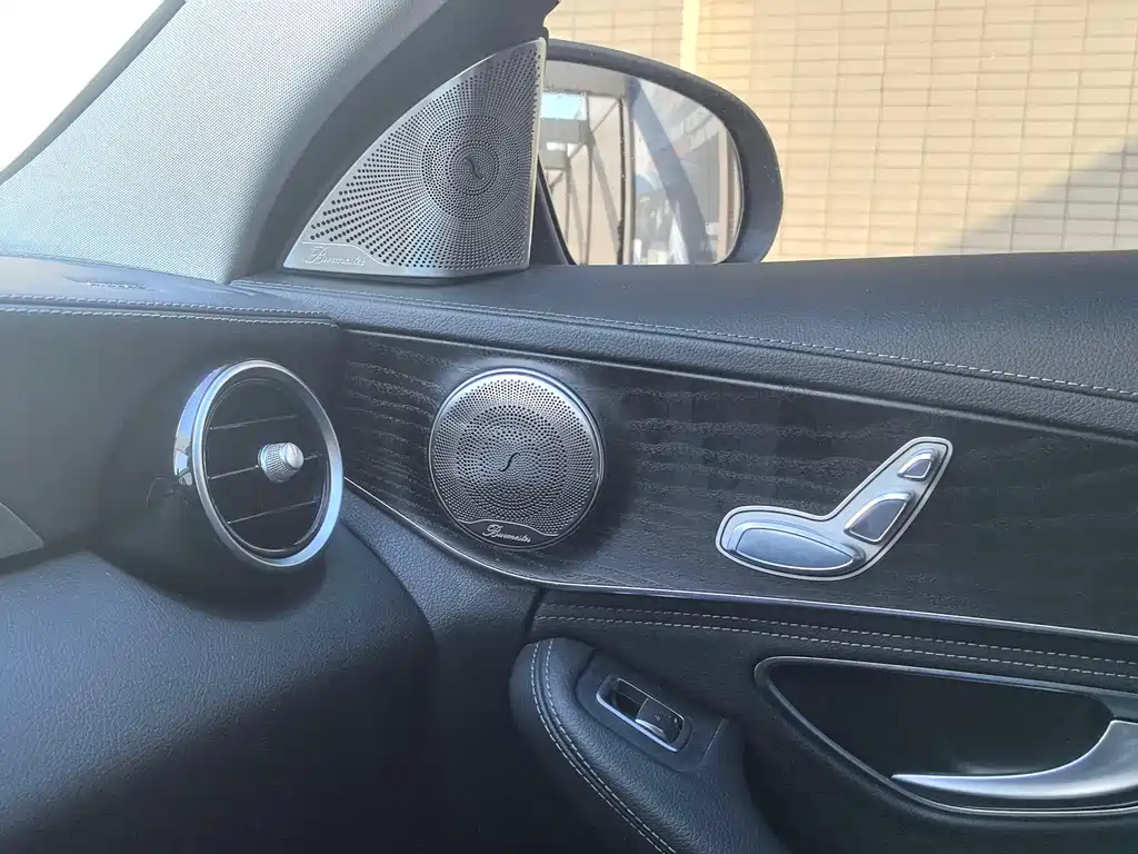 Mercedes-Benz C-Class — миниатюра 10